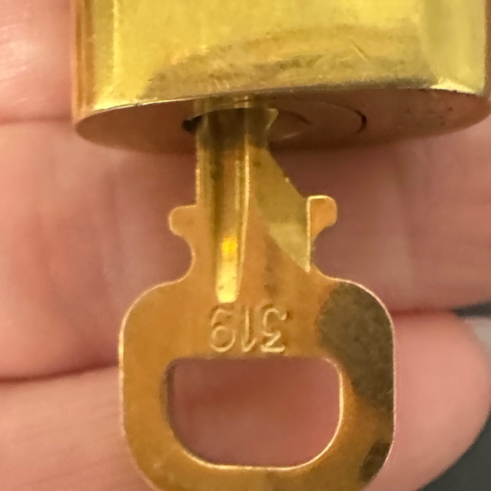💯% Authentic Louis Vuitton Luxurious Gold Padlock and Key #319. EUC - Picture 7 of 8